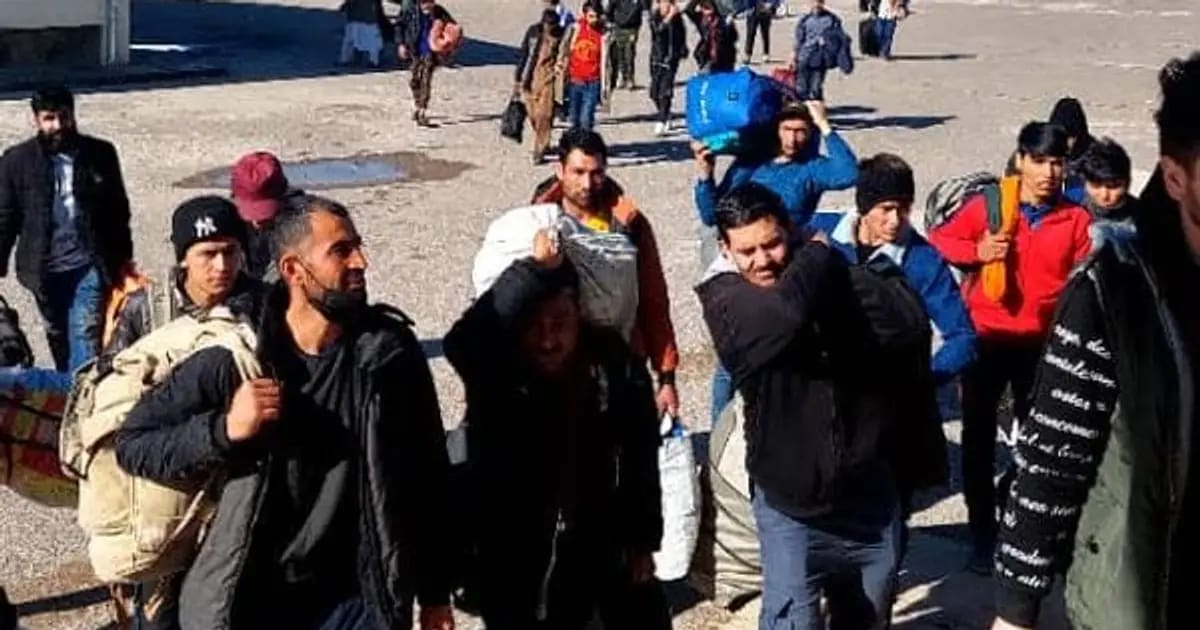 طالبان از بازگشت اجباری و داوطلبانه هزاران مهاجر از پاکستان و ایران خبر داد