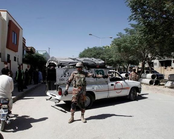 در حملات جنگجویان بر نظامیان پاکستانی سه سرباز کشته و نه سرباز دیگر زخمی شدند