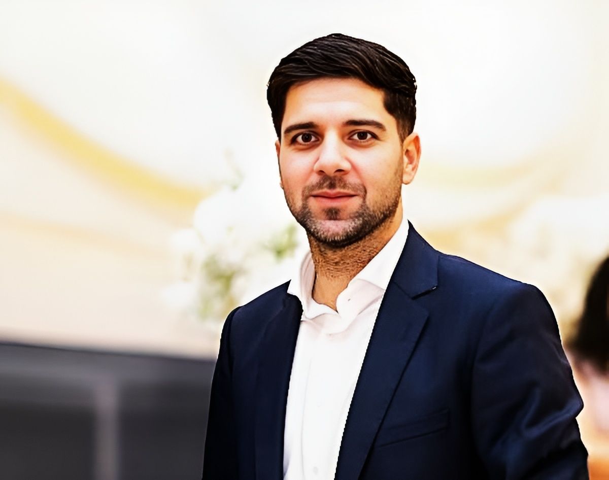 انوش دستگیر، از اردوگاه‌های مهاجران تا نیمکت تیم ملی فوتبال نوجوانان هالند