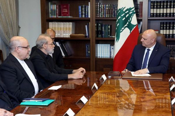 د لبنان ولسمشر ایران ته: په لبنان کې هیڅ وسله والې ډلې ته اجازه نشته