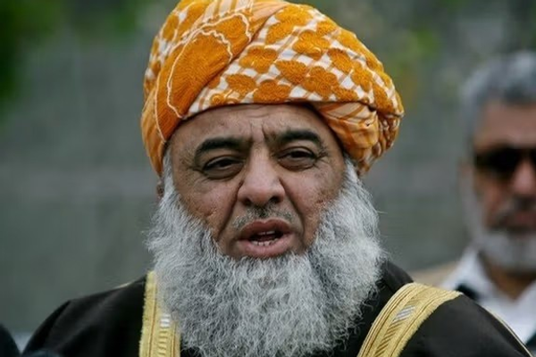 فضل الرحمان:وسلهوال په کور دننه مرکزونه لري او پاکستان د ستونزې ریښه په افغانستان که لټوي