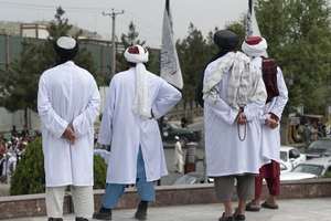طالبان به پیروان مذهب اسماعیلیه «پاداش میدهد که سنی شوند»