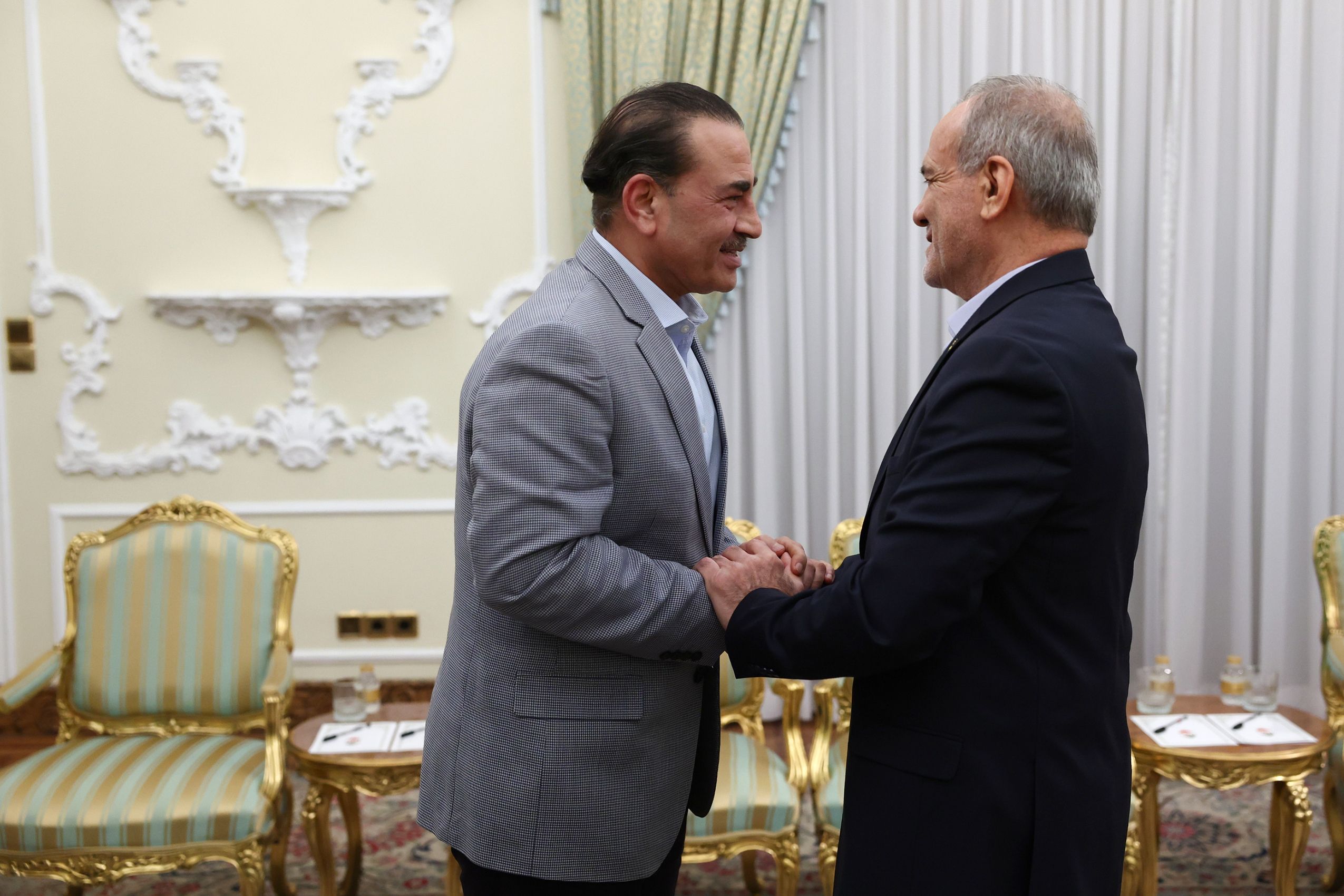 د ایران ولسمشر: که مذاکرات پيل کړو امریکا بیا برید را باندې کوي 