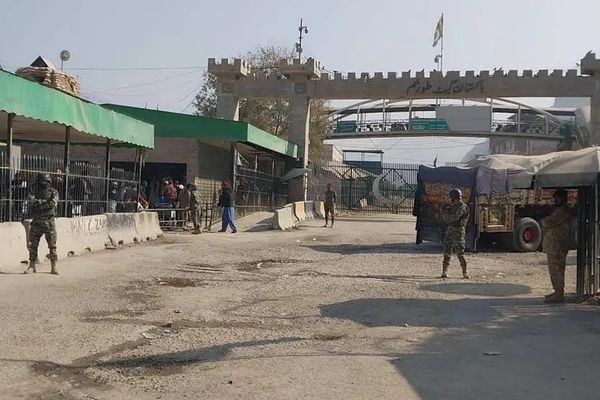 طالبان وايي سبا به پاکستان د راستنېدونکو کډوالو لپاره د تورخم دروازه پرانیزي