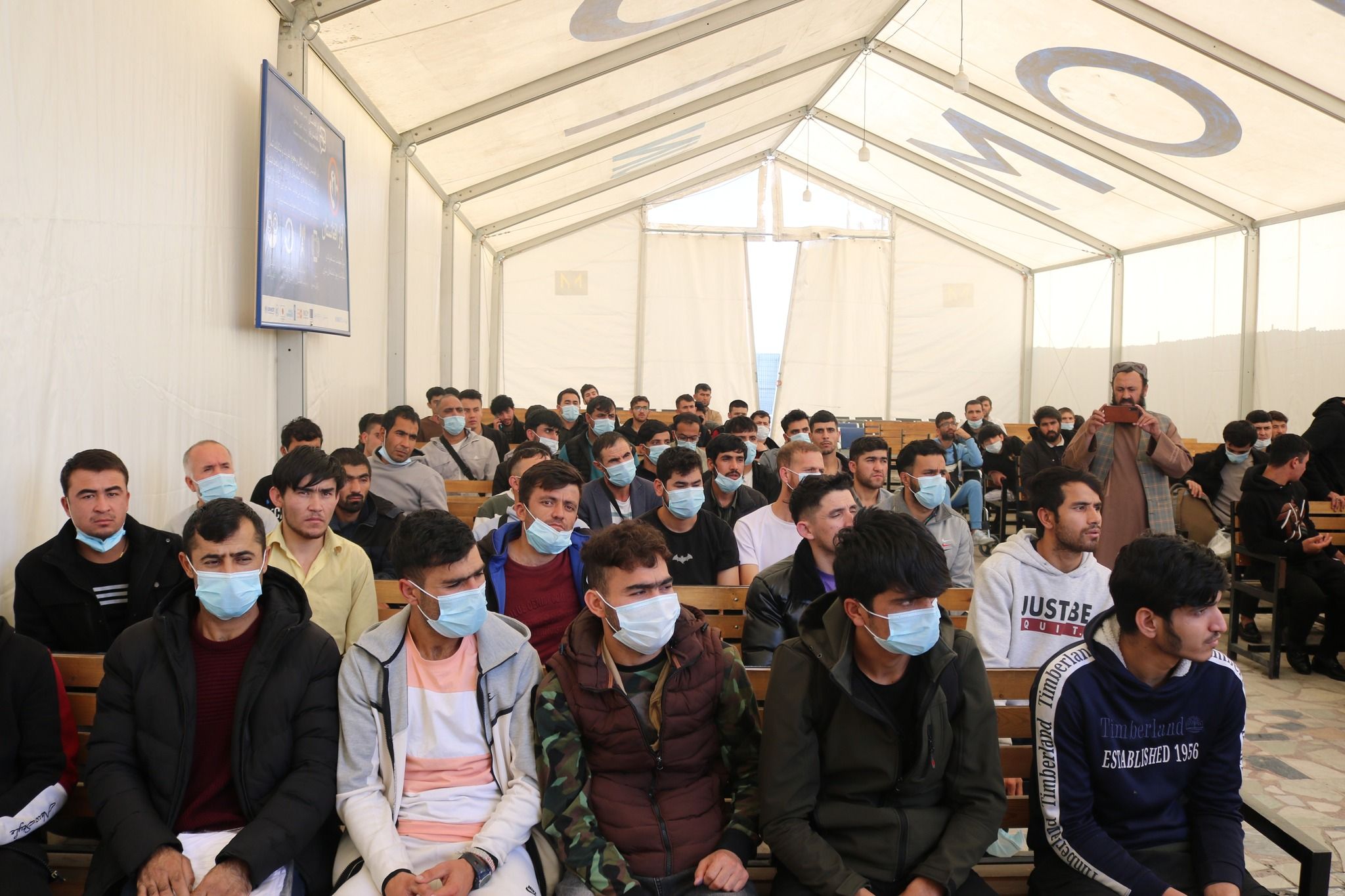 طالبان: له ۳۰۰ څخه ډېر افغانان له ترکیې څخه راستانه کړل شول