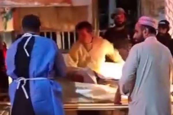په چمن کې د سپین بولدک دروازې ته څېرمه چاودنه کې پنځه کسان وژل شوي