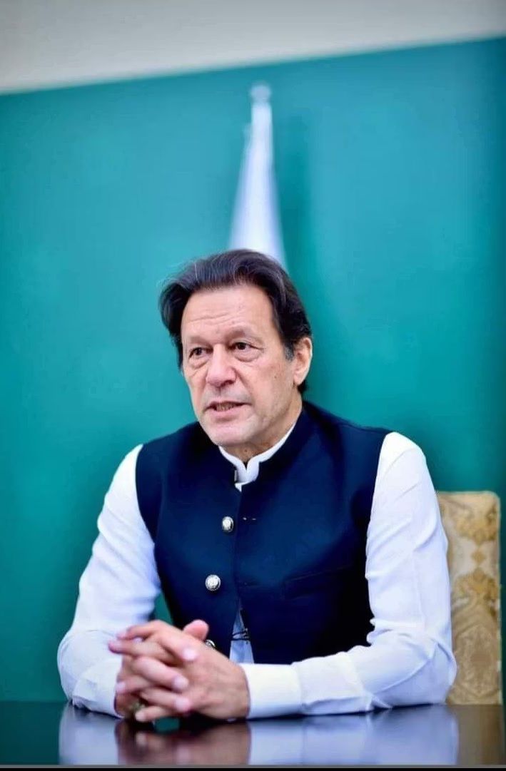 عمران خان په افغانستان کې د شویو مرګونو زلزلو له امله خواشیني څرګنده کړې