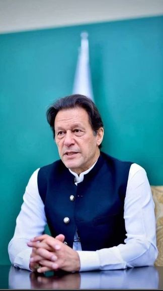 عمران خان په افغانستان کې د شویو مرګونو زلزلو له امله خواشیني څرګنده کړې
