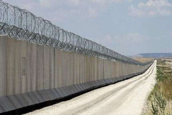 8 Iranian Army Engineering Units Working to Seal Afghanistan Border