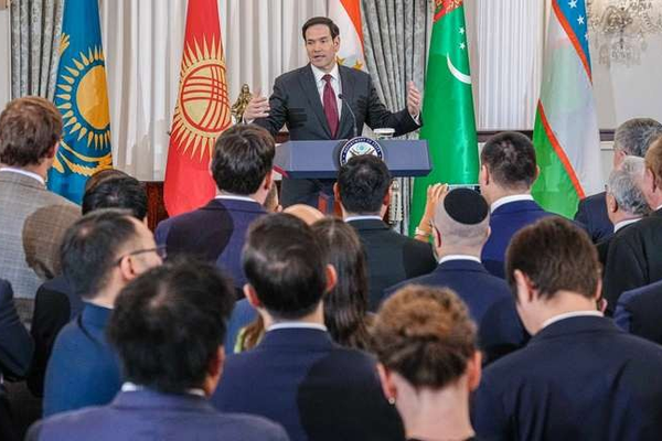 وزير الخارجية الأميركي يزور أوزبكستان منتصف أكتوبر