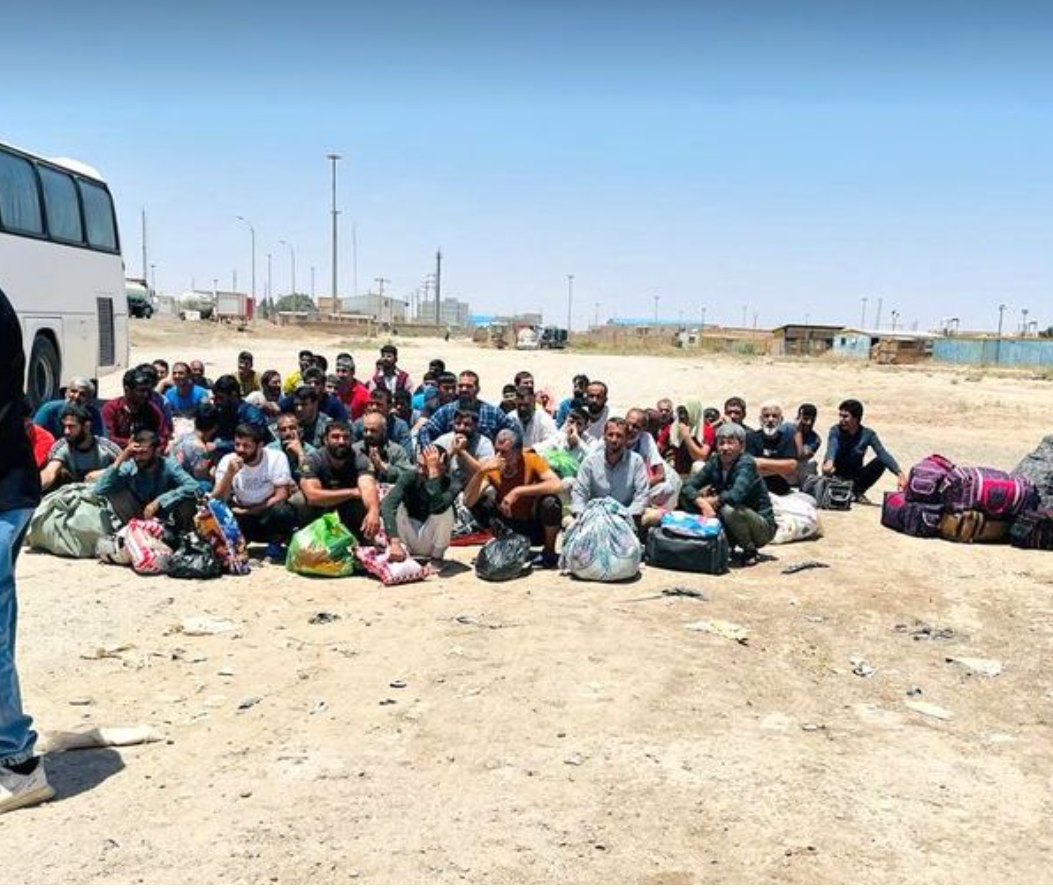 Islamic Republic Hands Over 180 Afghan Prisoners to Taliban