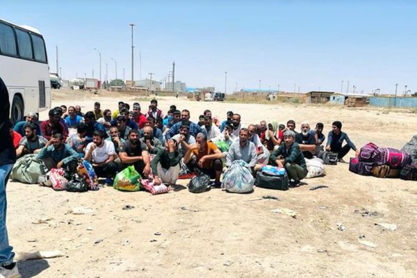 Islamic Republic Hands Over 180 Afghan Prisoners to Taliban