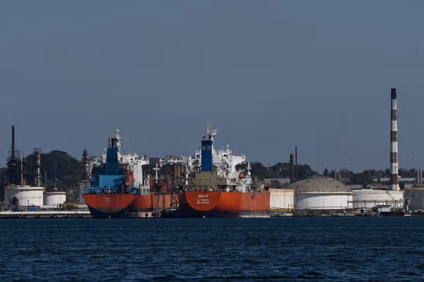 ایالات متحده مجوز فروش مجدد نفت ونزوئلا به کوبای بحرانزده را صادر کرد