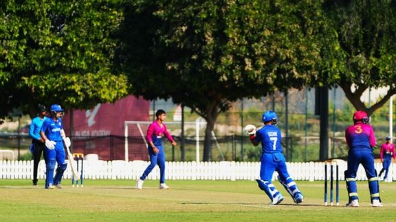 افغان ۱۹ کلنو متحده عربي اماراتو ته د ۱۶۹ منډو په توپير ماته ورکړه