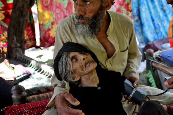 Taliban Warn Aid Groups On Helping Women After Afghanistan Quake