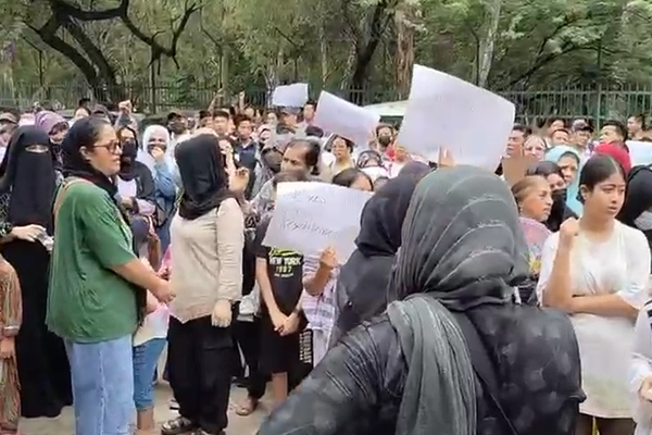 تحصن پناهجویان افغان در هند در اعتراض به معطلی بررسی پروندهها