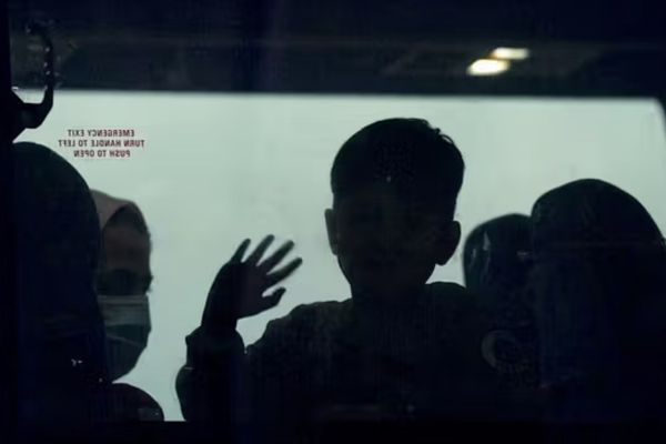 Pakistan Expels 90 Afghans As Deportation Push Intensifies