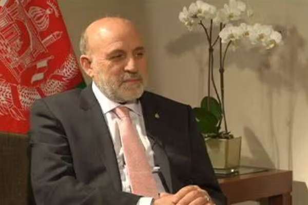عمر داوودزی: کمکهای امریکا به طالبان برای مبارزه با داعش متوقف میشود