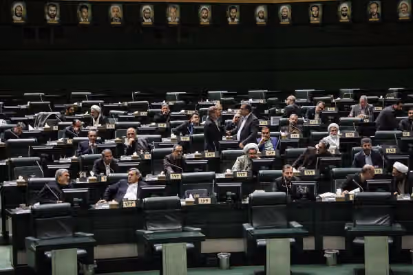 مجلس ایران برای اقامت غیرمجاز اتباع خارجی تا ۱۰ هزار یورو جریمه تعیین کرد