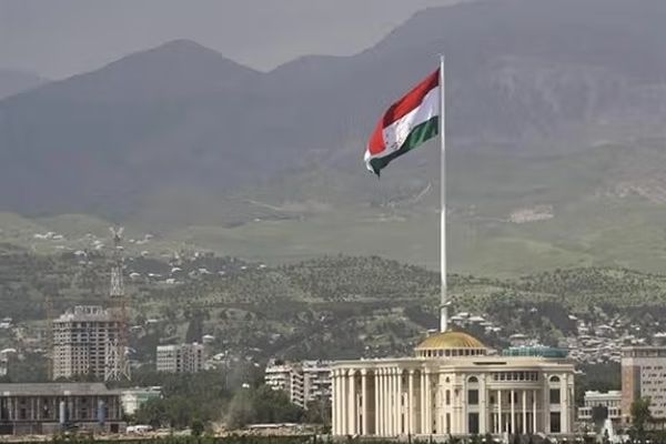 تاجکستان د افغان کډوالو شړل تایید کړل او وايي چې لا به نور ډېر کډوال وشړي