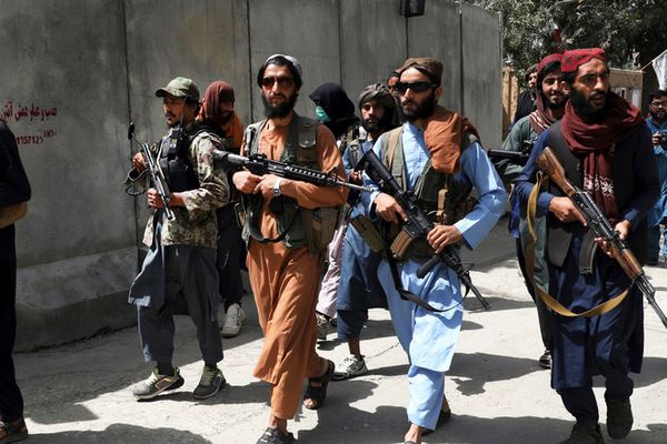 د امریکا د کانګرس غړی: طالبان د نویو قوانینو په وضع کولو سره پر خلکو محدودیتونه زیاتوي