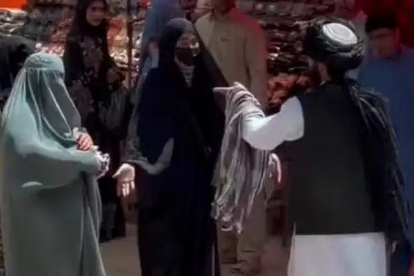 طالبانو په پنځو کلونو کې لږ تر لږه ۳۰۰۰ کسان «په خپلسري ډول» نیولي دي