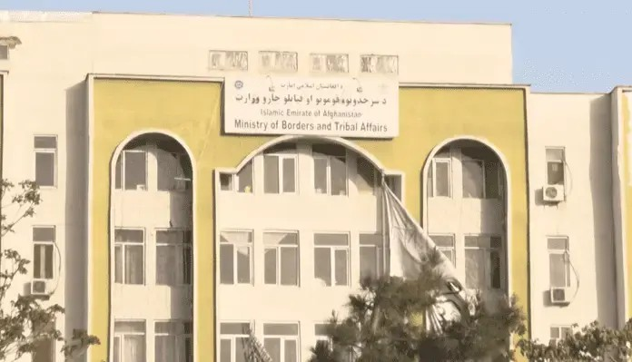 طالبان ډیورنډ کرښې ته څېرمه په ۷ ولایتونو کې پراختیايي پروژې پلې کوي