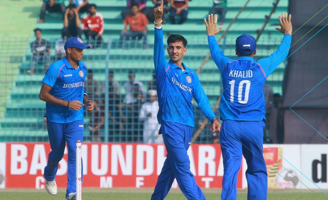 درخشش جوانان افغان؛ پیروزی قاطع تیم کریکت ١٩سال افغانستان مقابل بنگلادیش