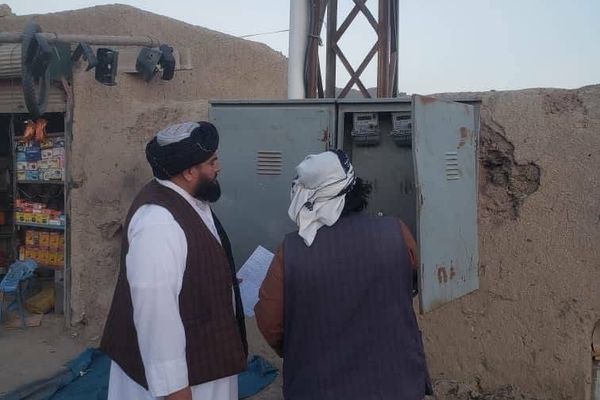دولتي مامورین: طالبان معاش هم نه راکوي او برېښنا یې هم را باندې قطع کړې