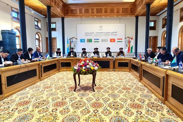 د کابل په نننۍ غونډه کې رسنیو ته یوازې د متقي د خبرو د پوښښ اجازه ورکړل شوې