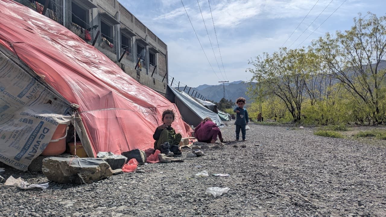 د خیبر پښتونخوا په نوشهره کې د افغان کډوالو درې پنډغالي په بشپړ ډول تړل شوي