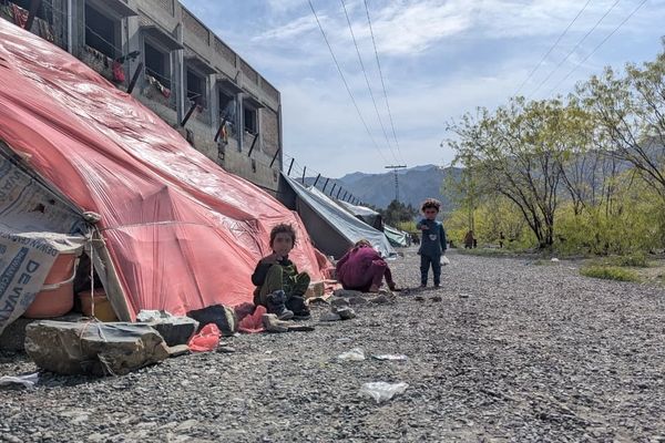 د خیبر پښتونخوا په نوشهره کې د افغان کډوالو درې پنډغالي په بشپړ ډول تړل شوي
