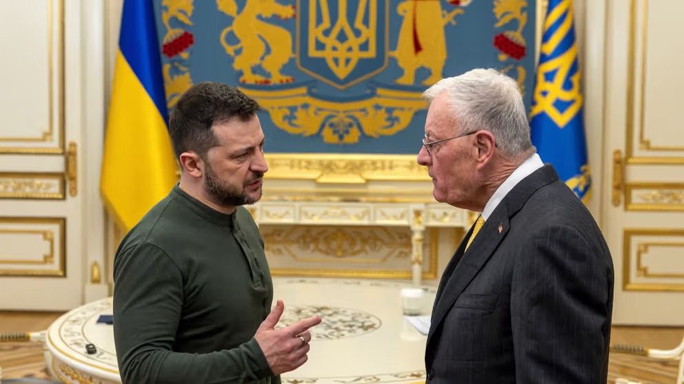 همزمان با ادامه فشار ترامپ بر زلنسکی، فرستاده امریکا با او در کی‌یف دیدار کرد