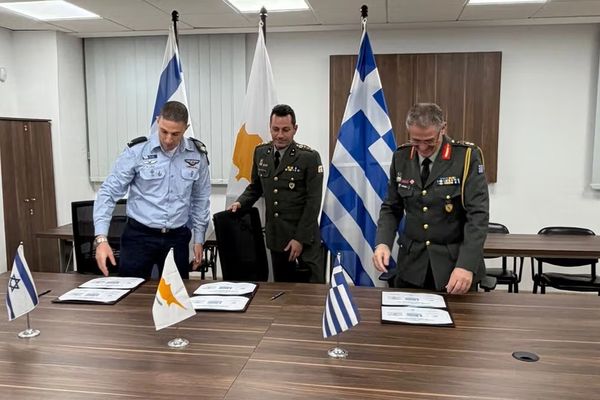 اسراییل، قبرس او یونان د درېاړخیزې پوځي همکارۍ تړون لاسلیک کړ