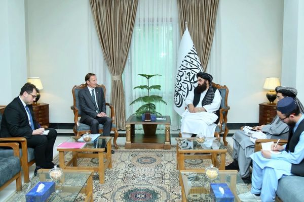 فرستاده بریتانیا از طالبان خواست برای کاهش تنش با پاکستان گفتوگو کند