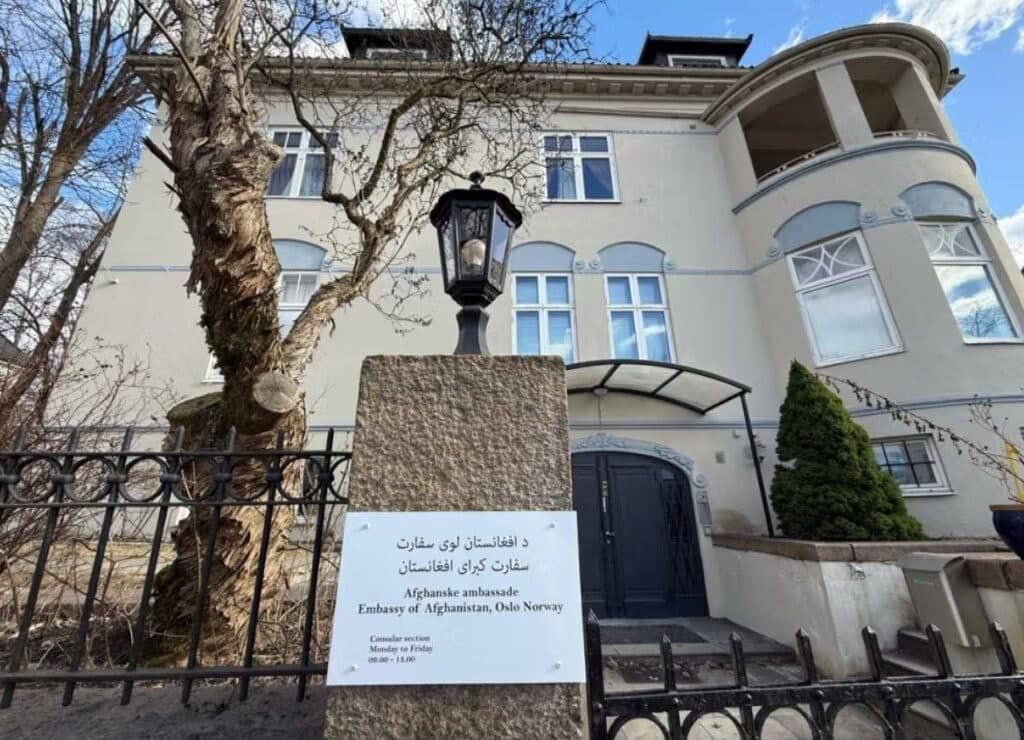 گفت‌وگوی سفیر طالبان و نماینده ناروی درباره اخراج اجباری مهاجران افغان