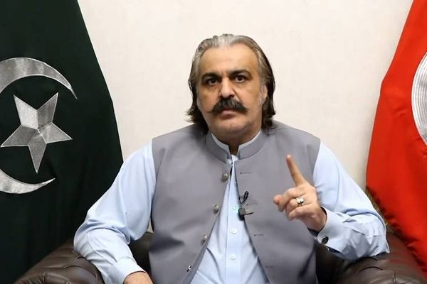 فضل الرحمان ته د ګڼداپور چلنج: که دې زما د ورور په وړاندې ټاکنې بایلودې، سیاست پرېږده