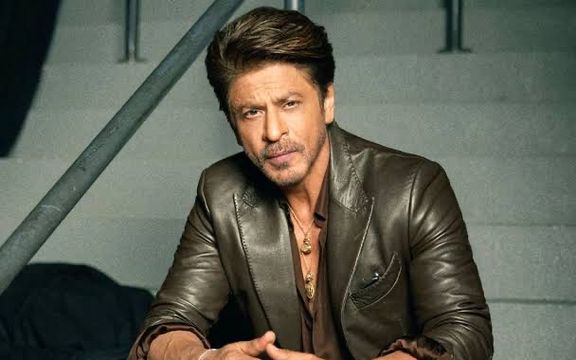 د ممبیي پولیسو هغه کس نیولی، چې شاهرخ خان یې په مرګ ګواښلی و