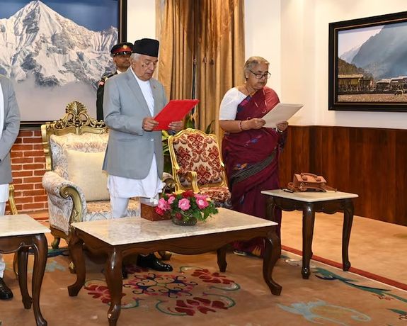 برای نخستینبار در تاریخ نپال یک زن نخستوزیر شد