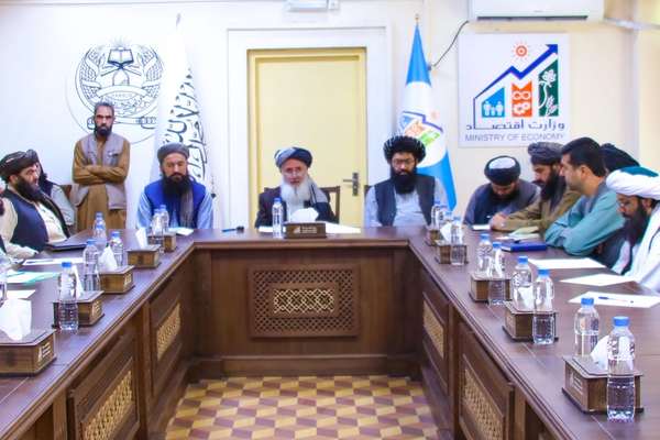 وزیر اقتصاد طالبان خواهان کمک نهادهای خیریه به عودتکنندگان شد