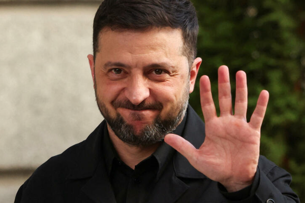 زېلېنسکي: نړۍ د تاوتریخوالي او جګړې په پراختیا کې د ایران رول ته ځیر ده