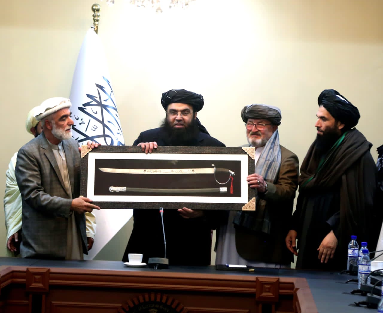 ادعای معاون رئیس‌الوزرای طالبان: هیچ عضو ارتش سابق هدف حمله طالبان قرار نگرفته است