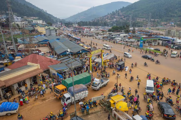 رواندا توافق على استقبال 250 مهاجراً مُرحّلاً من الولايات المتحدة