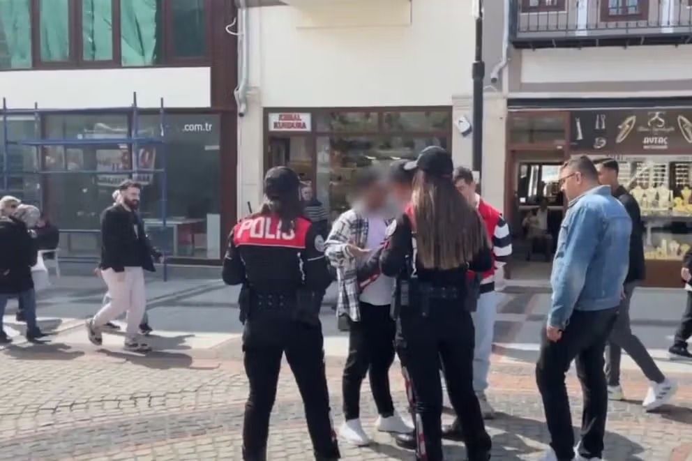 د ترکيې پولیسو ۵۷ افغان پناه‌غوښتونکي نیولي دي