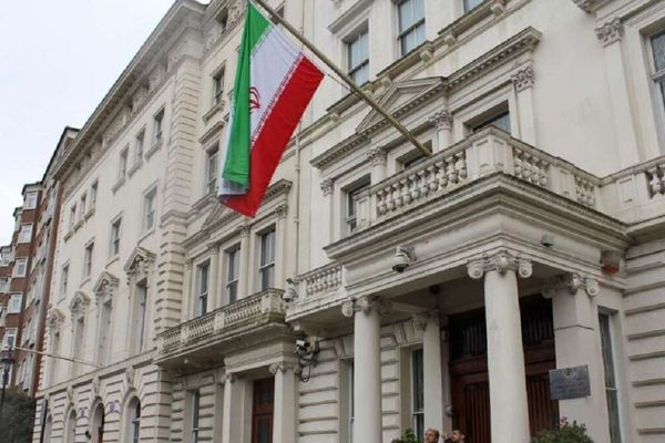 ایران په لندن کې د خبریالانو د ګواښولو تور رد کړ
