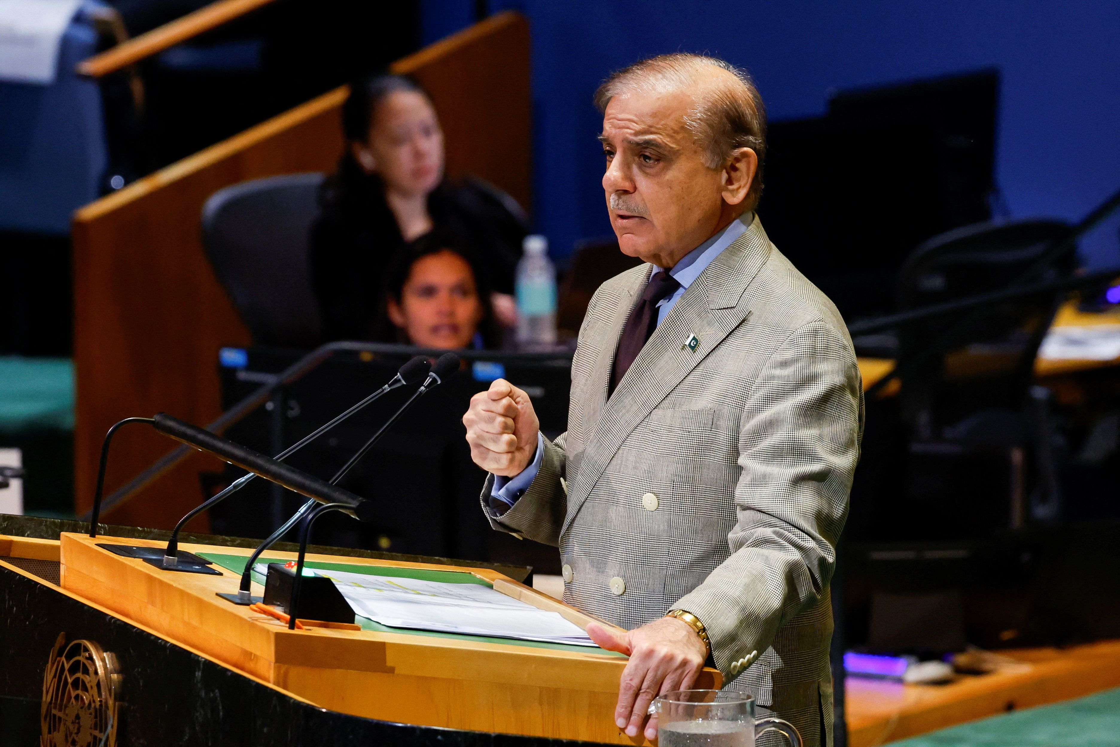 رئيس الوزراء الباكستاني: أسقطنا 7 طائرات هندية.. ونشكر ترامب "رجل السلام"