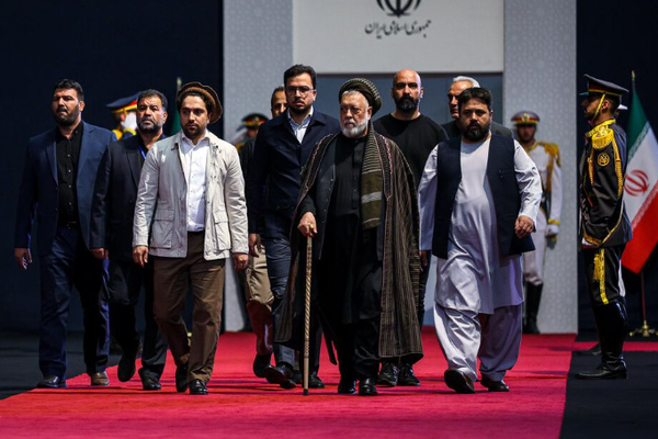 ایران د افغانستان مخالفې سیاسي ډلې څنګه مدیریتوي؟