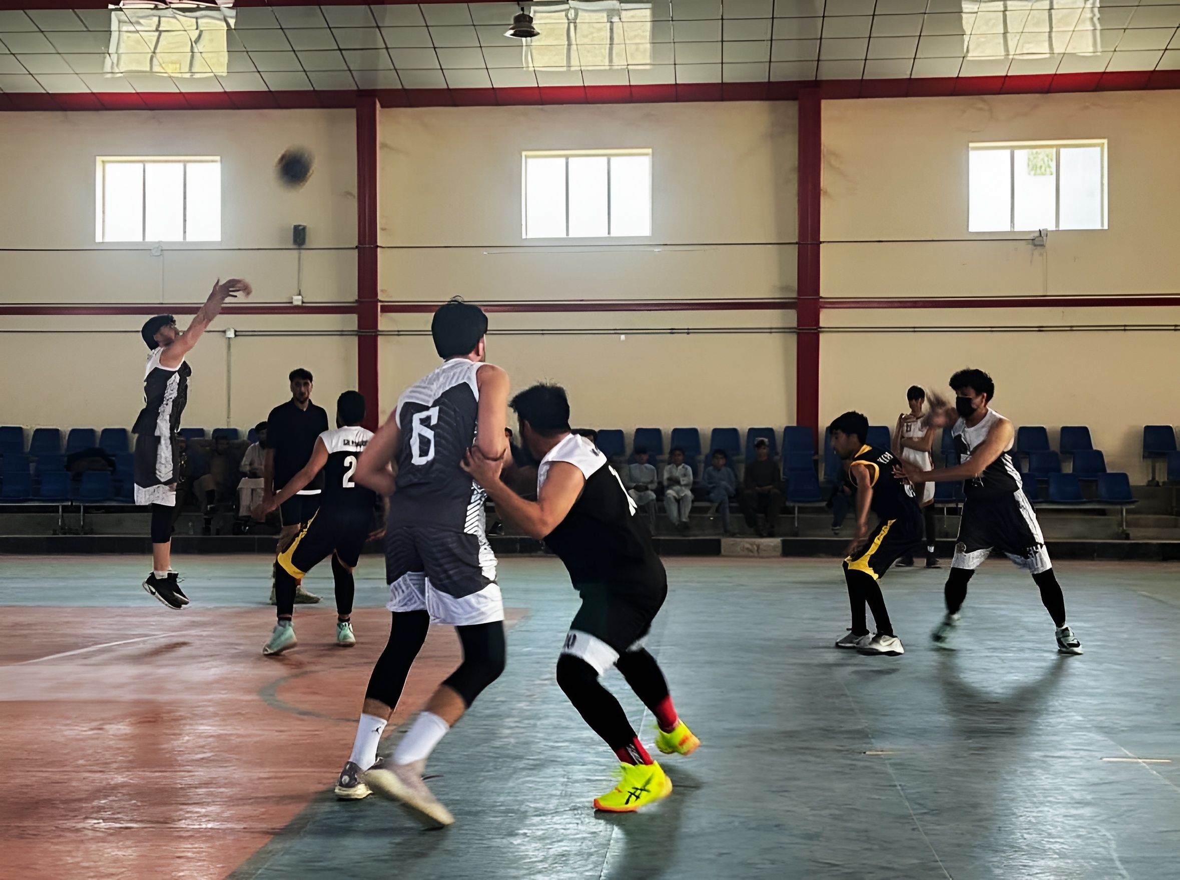 رقابت‌های بسکتبال میان ورزشکاران چهار ولایت در ننگرهار برگزار شد