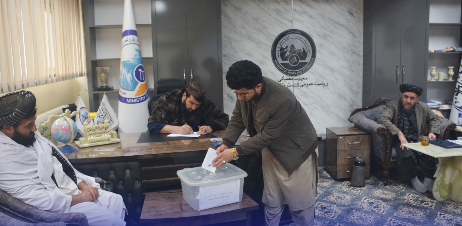 طالبانو په کندهار کې تر ۵۰۰ ټنه ډېر سرب او جست وپلورل