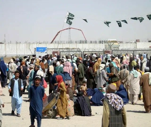 طالبان از بازگشت حدود هزار 'مهاجر افغان' از پاکستان به افغانستان خبر داد